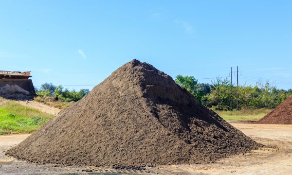 Black Dirt Delivery in Visalia