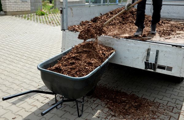 Bulk Mulch Delivery in Visalia